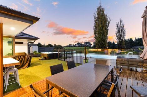 Photo of property in 10 Clifford Close, Leamington, Cambridge, 3432