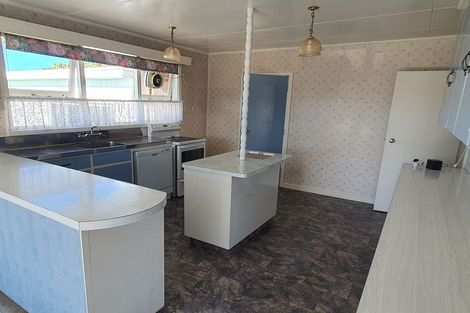 Photo of property in 1 Cashel Street, Waimate, 7924