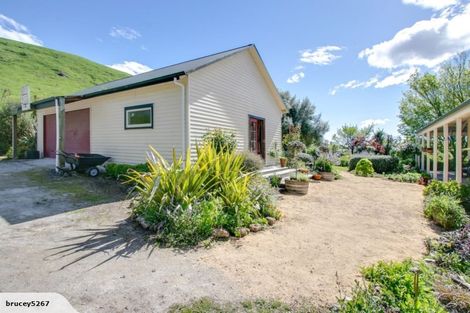 Photo of property in 2269 State Highway 2, Te Hauke, Hastings, 4178