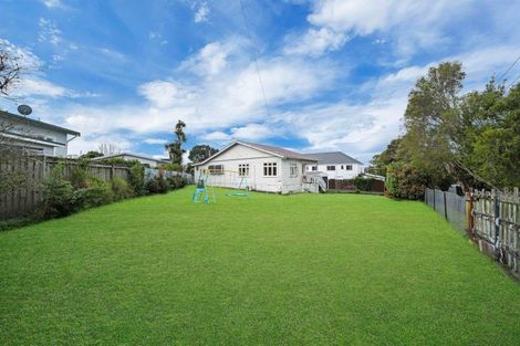 Photo of property in 11 Miro Street, New Lynn, Auckland, 0600
