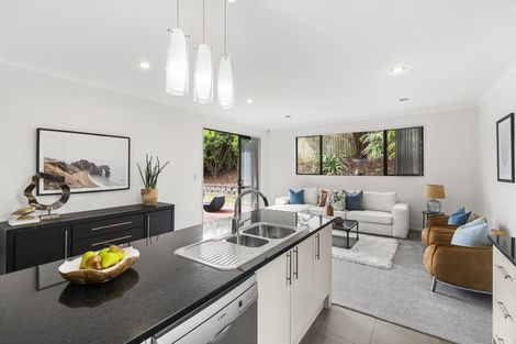 Photo of property in 9 Corricvale Way, Northcross, Auckland, 0632