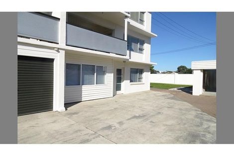 Photo of property in 15 Luke Street, Otahuhu, Auckland, 1062