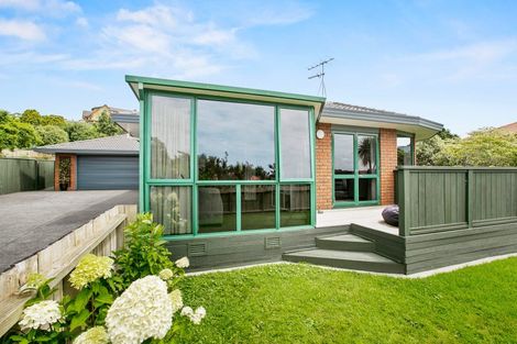 Photo of property in 20 Ashmore Drive, Frankleigh Park, New Plymouth, 4310