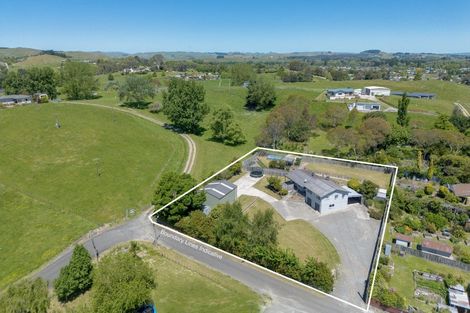 Photo of property in 10 Watts Road, Waipawa, 4210