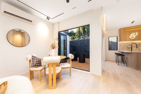 Photo of property in 4b Lyford Crescent, Sunnynook, Auckland, 0620