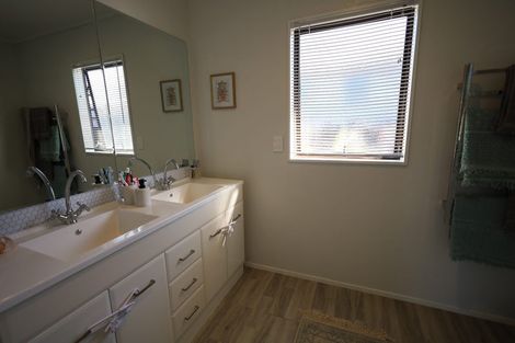 Photo of property in 18b Jasper Way, Papamoa Beach, Papamoa, 3118