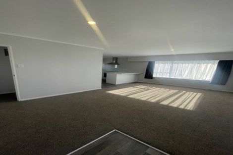 Photo of property in 1/8 Darlington Place, Glendene, Auckland, 0602