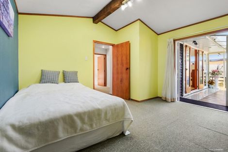 Photo of property in 211 Titirangi Road, Titirangi, Auckland, 0604