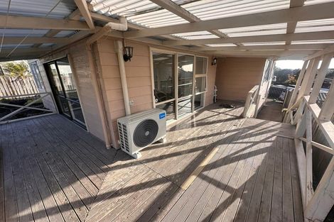 Photo of property in 4b Kimdale Place, Totara Heights, Auckland, 2105