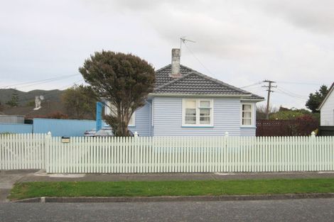 Photo of property in 1 Barton Grove, Naenae, Lower Hutt, 5011