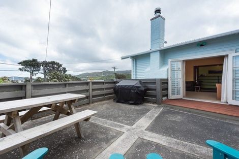 Photo of property in 37 Hudson Street, Island Bay, Wellington, 6023
