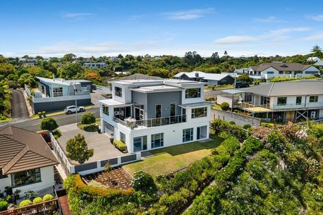 Photo of property in 189 Heta Road, Highlands Park, New Plymouth, 4312