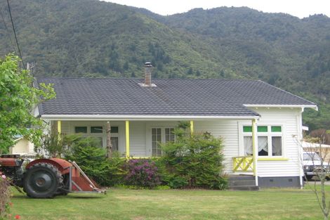 Photo of property in 24 Farmer Street, Te Aroha, 3320