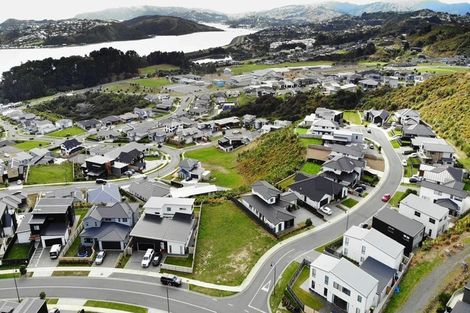 Photo of property in 1 Kaiaho Close, Aotea, Porirua, 5024