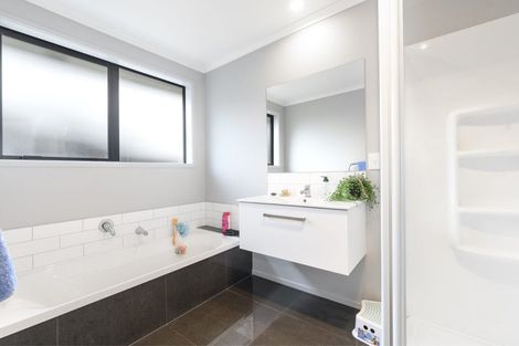 Photo of property in 18 Raby Lane, Pyes Pa, Tauranga, 3112