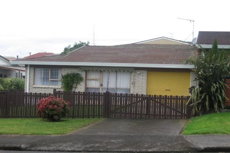 Photo of property in 2/14 Menary Street, Papakura, 2110