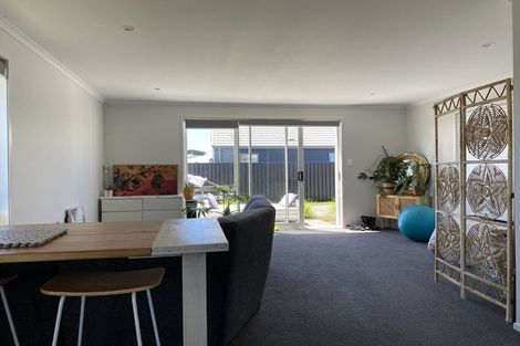 Photo of property in 16 Empire Crescent, Papamoa, 3118