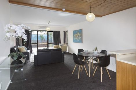 Photo of property in 1/49 Searells Road, Strowan, Christchurch, 8052