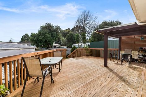Photo of property in 24 Hyperion Drive, Randwick Park, Auckland, 2105