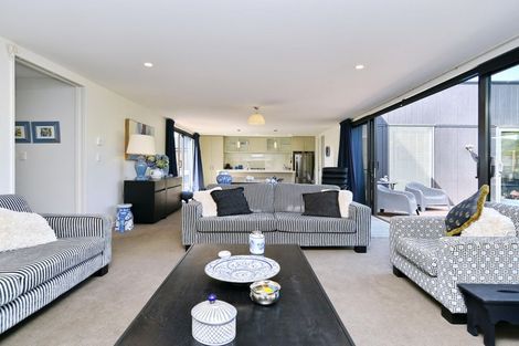 Photo of property in 102 Hills Road, Edgeware, Christchurch, 8013