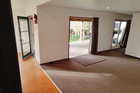 Photo of property in 121 Forest Hill Road, Henderson, Auckland, 0612