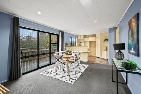 Photo of property in 25 Montana Place, Merrilands, New Plymouth, 4312