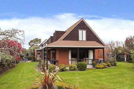 Photo of property in 43 Camberwell Place, Avonhead, Christchurch, 8042