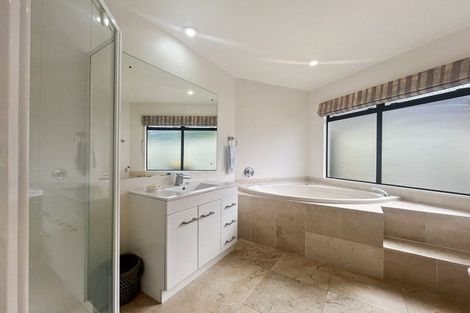 Photo of property in 2/40 Walter Street, Hauraki, Auckland, 0622