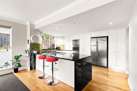 Photo of property in 8a Oteha Valley Road, Northcross, Auckland, 0632