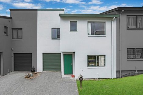 Photo of property in 12 Vitex Lane, Henderson, Auckland, 0612