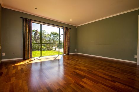 Photo of property in 102 Pacific Drive, Fitzherbert, Palmerston North, 4410