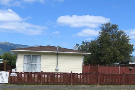 Photo of property in 46 Larchmont Grove, Totara Park, Upper Hutt, 5018