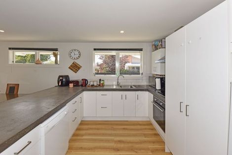 Photo of property in 2a Curzon Place, Parklands, Christchurch, 8083