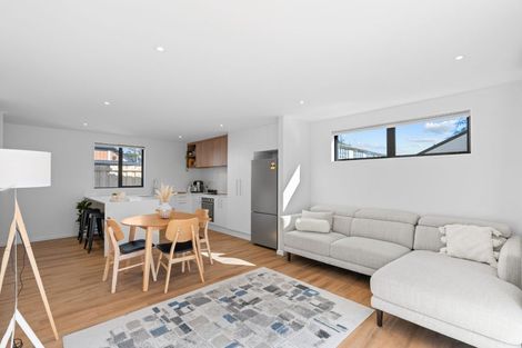 Photo of property in 2/130 Holly Road, St Albans, Christchurch, 8014