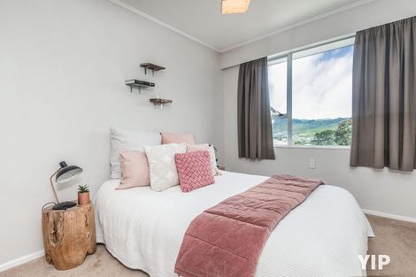 Photo of property in 65 Gloaming Hill, Titahi Bay, Porirua, 5022