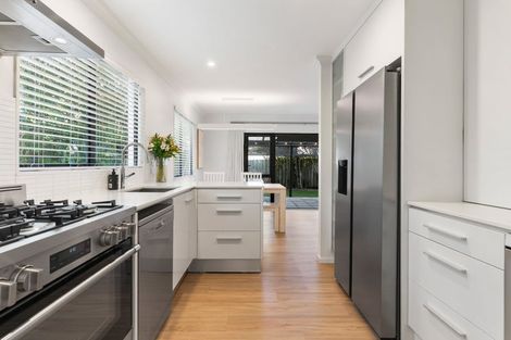 Photo of property in 2/34 Selwyn Crescent, Forrest Hill, Auckland, 0620