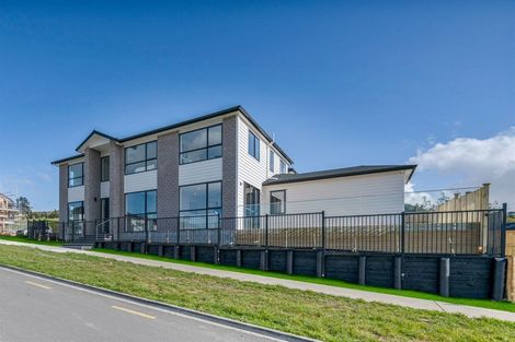 Photo of property in 1 Aklander Rise, Flat Bush, Auckland, 2019