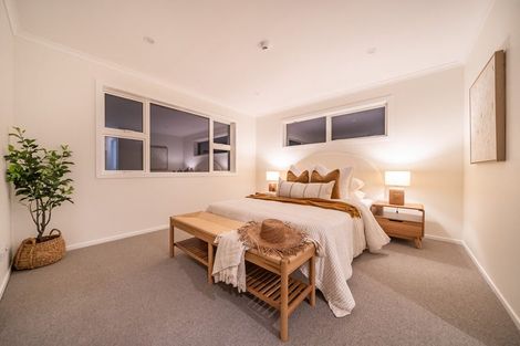 Photo of property in 70c Heretaunga Square, Silverstream, Upper Hutt, 5019