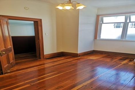 Photo of property in 132 Brougham Street, Mount Victoria, Wellington, 6011