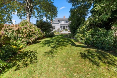 Photo of property in 16 Montpellier Street, Dunedin Central, Dunedin, 9016