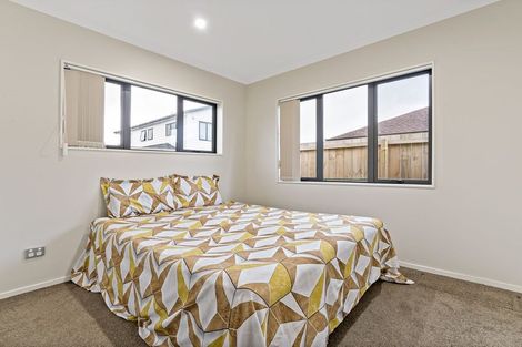 Photo of property in 12 Koroheke Road, Takanini, 2110