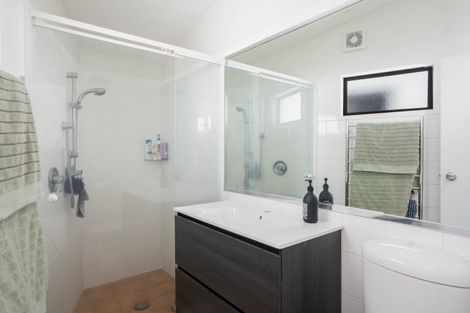 Photo of property in 4 Kathleen Place, Rainbow Point, Taupo, 3330