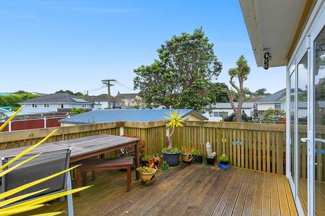 Photo of property in 19 Dimock Street, Titahi Bay, Porirua, 5022