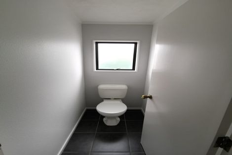 Photo of property in 87 Hillcrest Drive, Kelvin Grove, Palmerston North, 4414