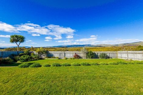 Photo of property in 12 Ron Place, Fitzherbert, Palmerston North, 4410