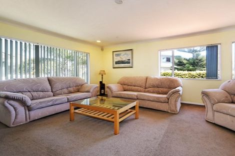 Photo of property in 26 Tornado Place, West Harbour, Auckland, 0618