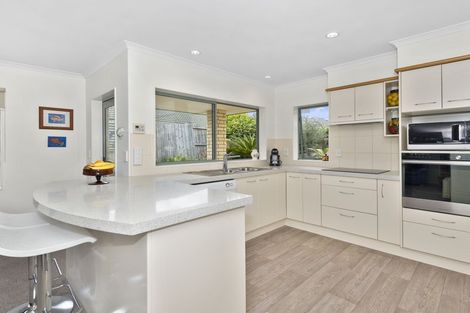 Photo of property in 214 Kilkenny Drive, East Tamaki Heights, Auckland, 2016