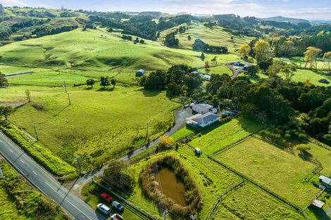Photo of property in 46 Franklin Road, Paparoa, 0571