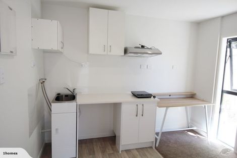 Photo of property in 471 East Coast Road, Murrays Bay, Auckland, 0630