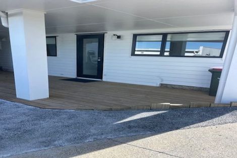 Photo of property in 27 Sunset Road, Totara Vale, Auckland, 0632